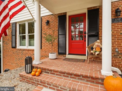 6702 Emporia Ct, Springfield VA  22152-3034 exterior