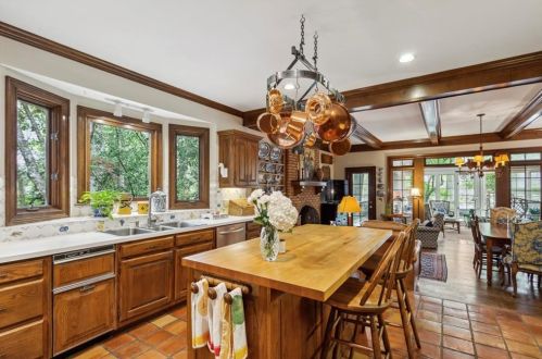 1840 Brandon Hall Dr, Atlanta GA  30350-3709 exterior