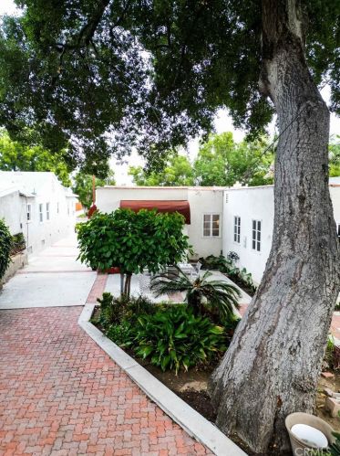 1315 Spazier Ave, Glendale CA  91201-1149 exterior