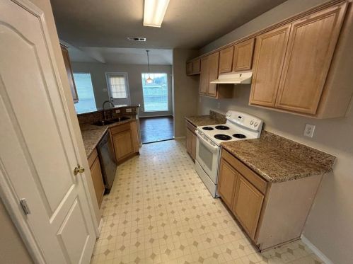 720 Hawthorn Dr, Cedar Hill TX  75104-3184 exterior