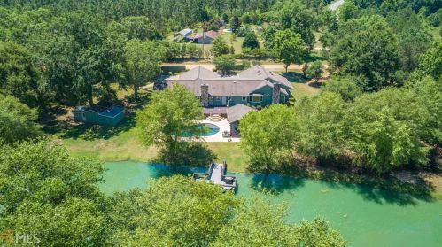 39 Peacock Rd, Vienna, GA 31092-4455