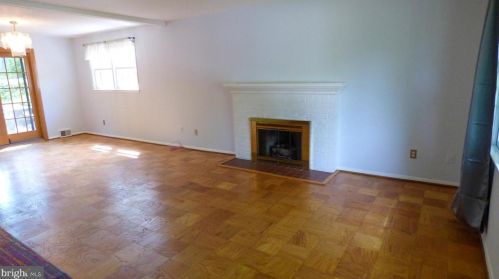 7420 Flora St, Springfield VA  22150-3912 exterior