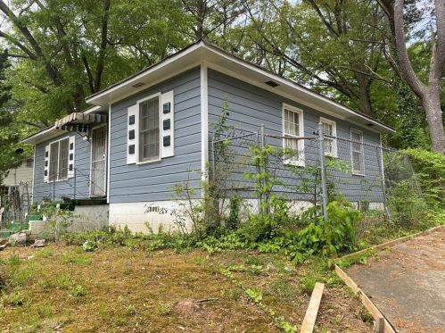 520 Aberdeen Dr, Atlanta, GA 30318-6304