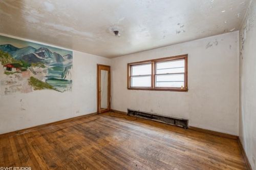 5565 Gladys Ave, Chicago, IL 60644-4717