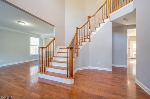 12 Red Maple Ln, Roxbury Township, NJ 07836-9191