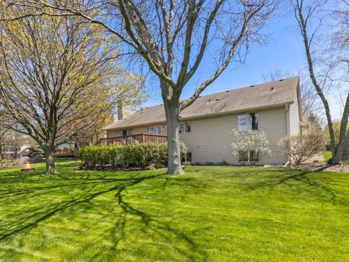 1315 Yorkshire Dr, Sycamore IL  60178-3236 exterior