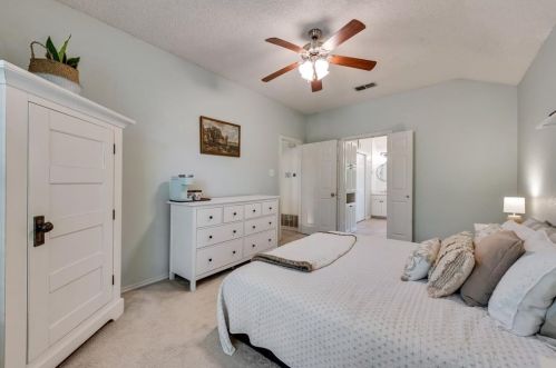 6856 Rolling Rdg Dr, Fort Worth TX  76182-7020 exterior