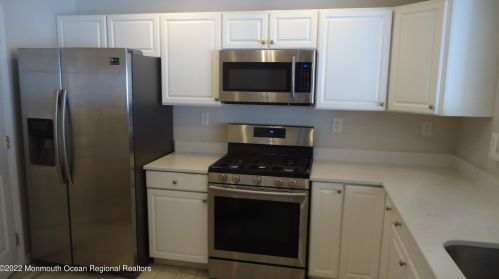 3307 Kapalua Ct, East Freehold NJ  07728-5918 exterior