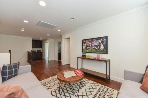 186 Pathway, Irvine CA  92618-8846 exterior