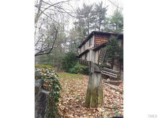 2 Meeting Grove Ln, Norwalk, CT 06850-2205