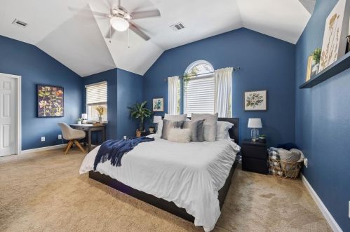 4246 Cyn Gln Cir, Austin TX  78732-2187 exterior