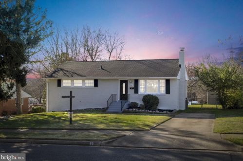 5304 Oldcastle Ln, Springfield, VA 22151-1930