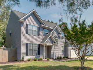 4613 Drum Point Ln, Chesapeake, VA 23321-6128