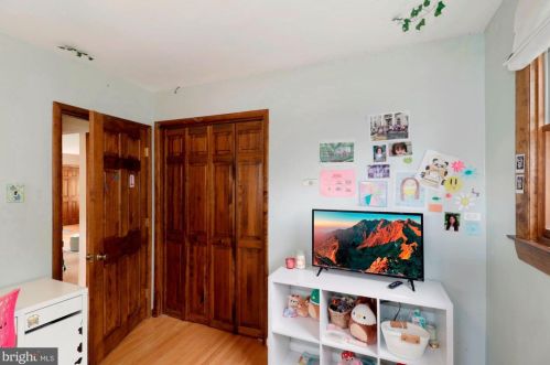 841 Cedar Ave, Tavistock NJ 08033-1011 exterior