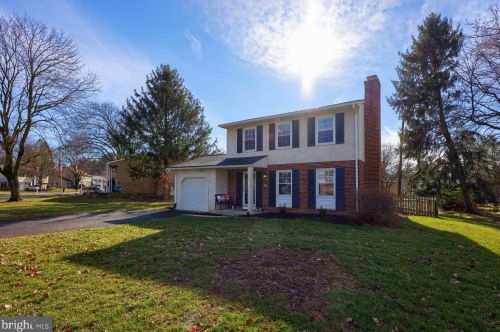 3236 Randy Rd, Lancaster PA  17601-1408 exterior