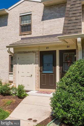 85 Valleybrook Dr, Lancaster PA  17601-4612 exterior