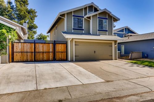 7025 Plume Way, Elk Grove, CA 95758-4920