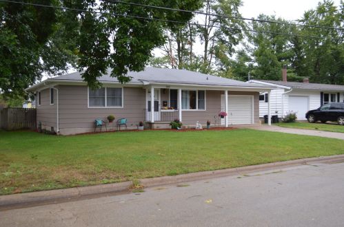 505 Orange St, Hollowayville, IL 61356-1925