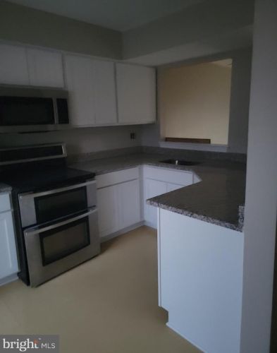 15370 Gatehouse Ter, Woodbridge VA  22191-4131 exterior