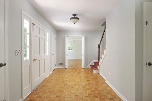 53 Wolf Hill Dr, Warren, NJ 07059-5323