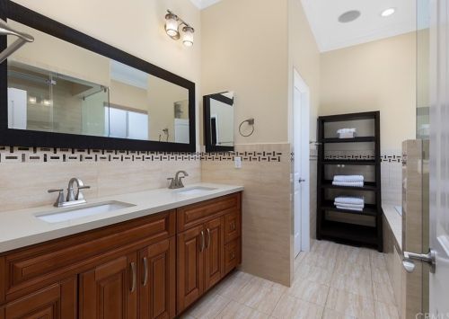 1715 Flower St, Santa Ana CA 92706-1502 exterior