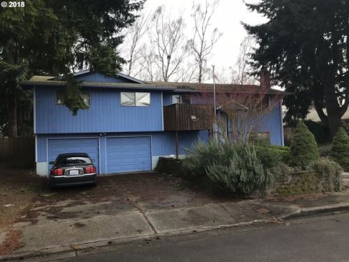 654 Julie Ct, Woodburn OR  97071-5921 exterior