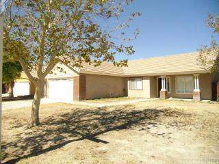 6055 Opal Ave, Palmdale, CA 93552-4013