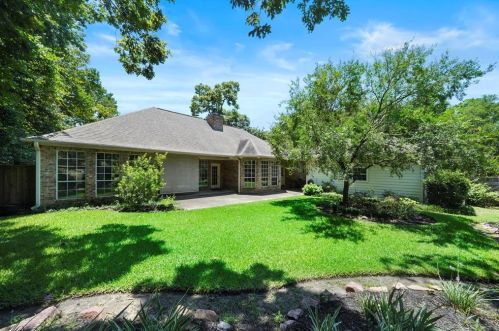 28 Wedgewood Blvd, Conroe TX  77304-1348 exterior
