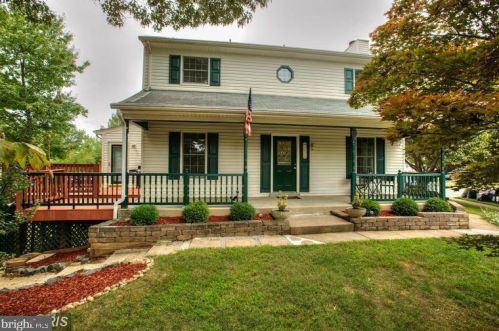 5820 Silchester St, Springfield VA  22015-3362 exterior