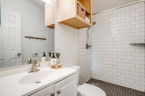 6356 Rendon Bloodworth, Fort Worth TX  76140-9456 exterior