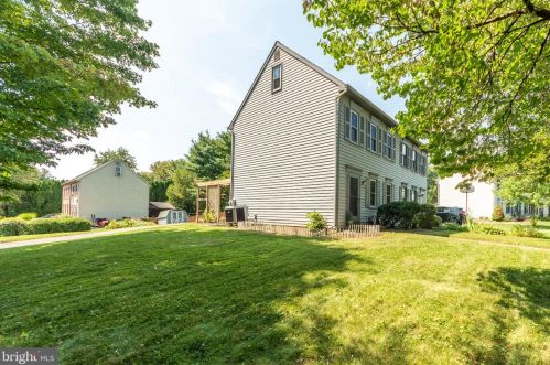 1635 Colchester Dr, Lancaster, PA 17603-9340