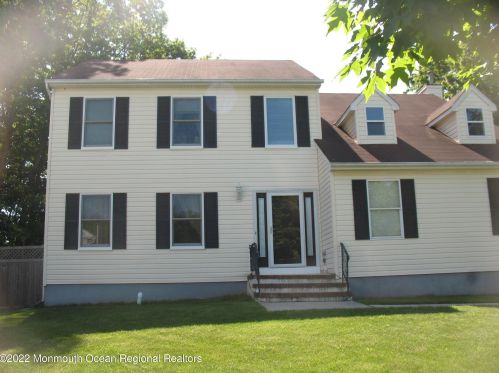 5 Heather Ct, Jackson Twp, NJ 08527-1400