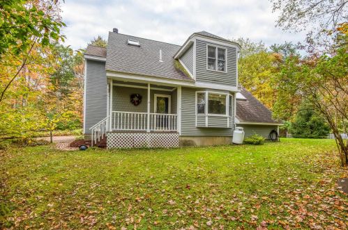 8 Liberty Ln, Freedom, NH 03836-4142