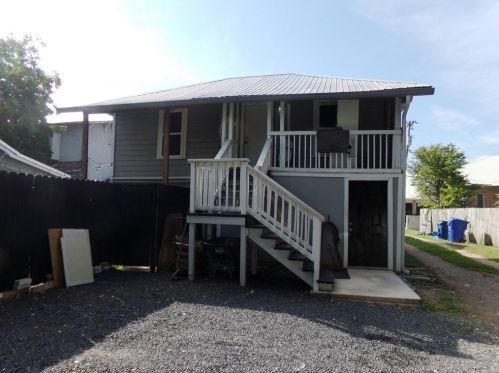 206 2nd St, Webberville TX  78621-2226 exterior