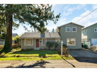 11426 San Rafael St, Portland, OR 97220-1958