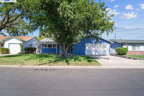 2417 Bellamy St, Modesto CA  95354-3117 exterior