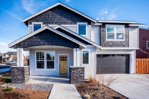 490 28th St, Eagle Crest, OR 97756-5519