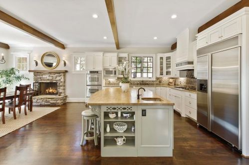 4734 Dudley Ln, Atlanta GA  30327-3330 exterior