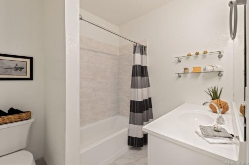 5421 Eaton Park Way, Aurora CO 80016-4292 exterior