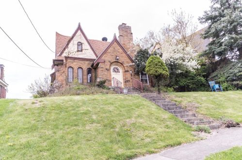 2755 Felicity Pl, Cincinnati, OH 45211-5904