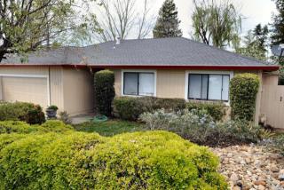 235 Alexandria Dr, Healdsburg, CA 95448-3422