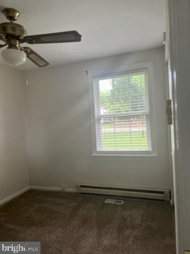 194 Evergreen Dr, Charles Town WV 25414-5872 exterior