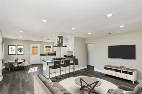 5121 Poinsetta Pl, Riverside, CA 92509-3528