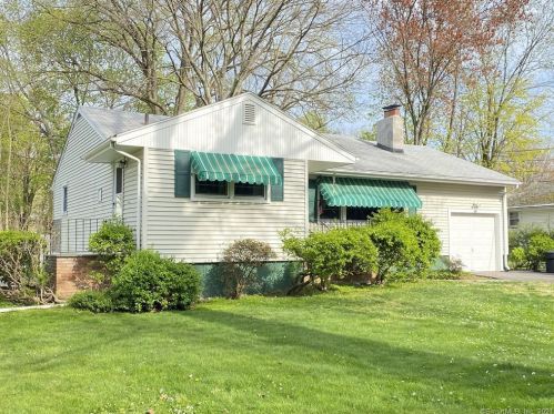 55 Cedar Crest Pl, Norwalk, CT 06854-1401