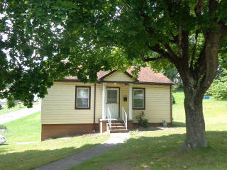 306 Edgewood Dr, Beckley, WV 25801-6028
