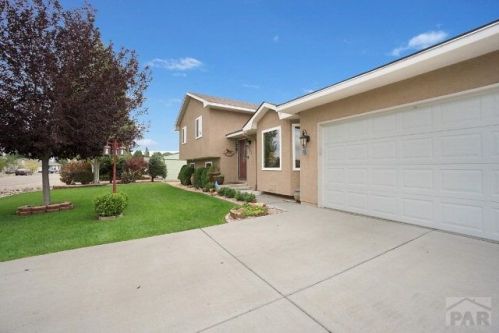 321 Falcon Dr, Pueblo CO  81007-2778 exterior