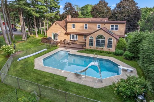 22 Rejane Ave, Lewiston, ME 04240-2513
