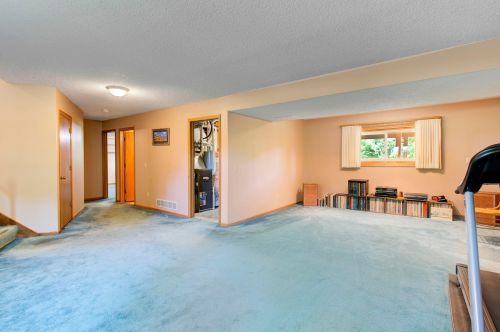 9056 Glacier Rd, Saint Paul MN  55125-3465 exterior