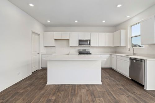 1806 Peyton Ter, Joliet, IL 60404-1235