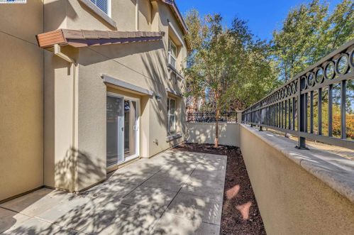 44 Rio Rapido Dr, Tracy, CA 95391-3034